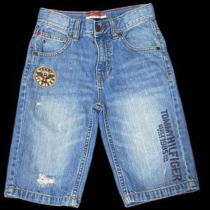 Tommy Hilfiger distressed denim jean shorts logo patch boys size 7